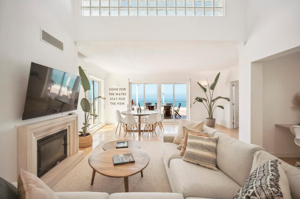 A sea-view penthouse above Ericeira's surf breaks, Ericeira, Lisbon District, Portugal, photo 5 of 10