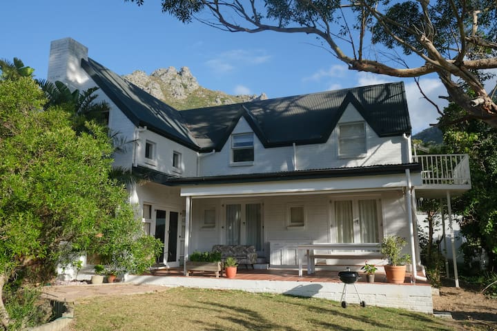 Family home, extraordinary views, newly renovated