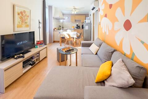 AC | 2 bedrooms | 50m->sea | games+TV+PS4