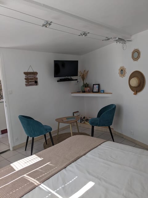 Top Airbnb: Motor and cyclist welcome in Saint Jean De Monts