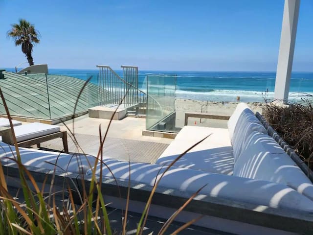 Oceanfront Condo 2/2 | Hot Tub | Private Roof Deck