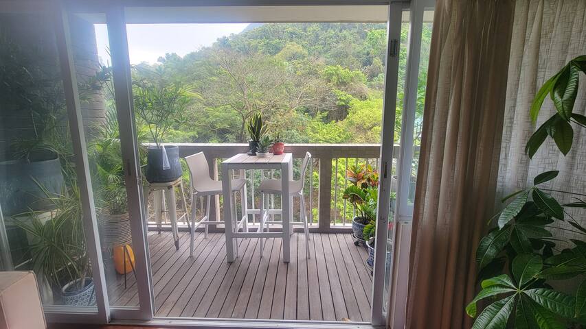 Luxurious and charming 4BR flat on HK Island gallery image 3