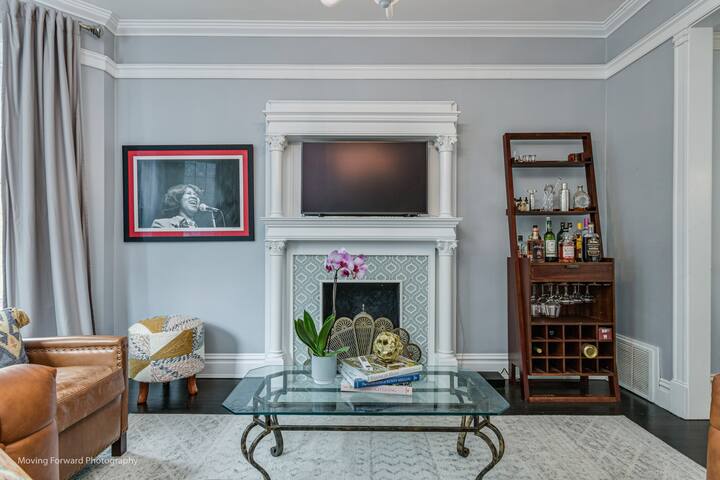 Wrigleyville Single Family gallery image 3