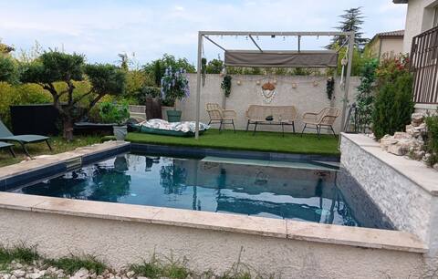 Villa with heated pool