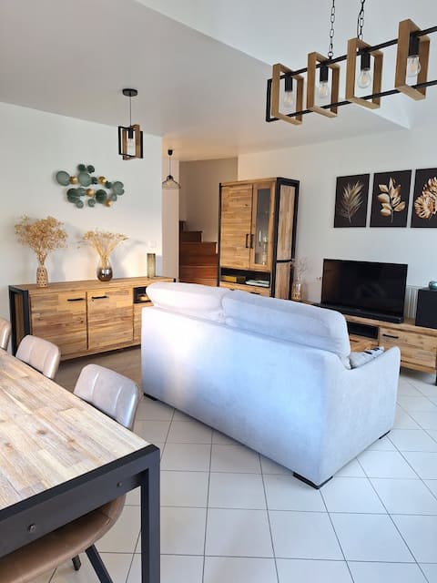 Successful Airbnb property: Spacious 80 m² duplex - Garden - 9 min to the city center in Pasteur / Saint Gervais / Mont Riboudet