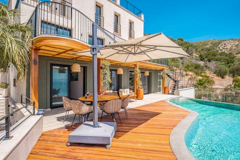 Experience Serenity of a Relaxing Coastal  Retreat