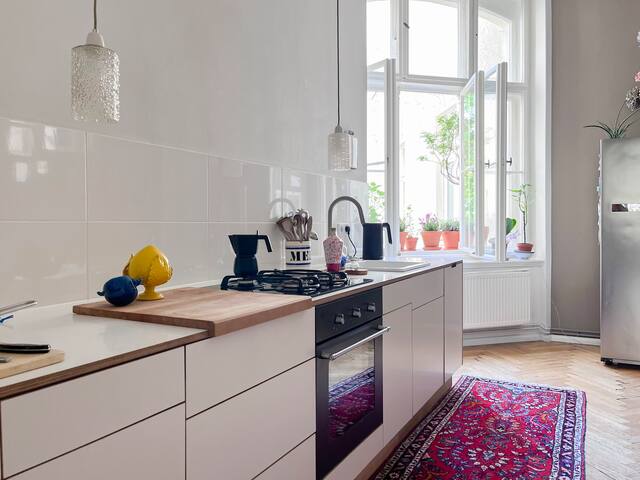 Familienfreundliche Altbauwohnung mit 120 qm gallery image 2