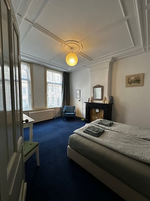 Top Airbnb: The Style Room in Lizzy Ansinghbuurt