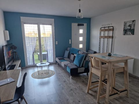 33 m² apartment ground floor + terrace + parking 5 min from Parc Expo