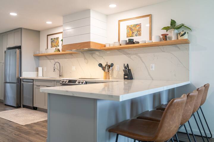 North Shore Beachfront Getaway gallery image 5