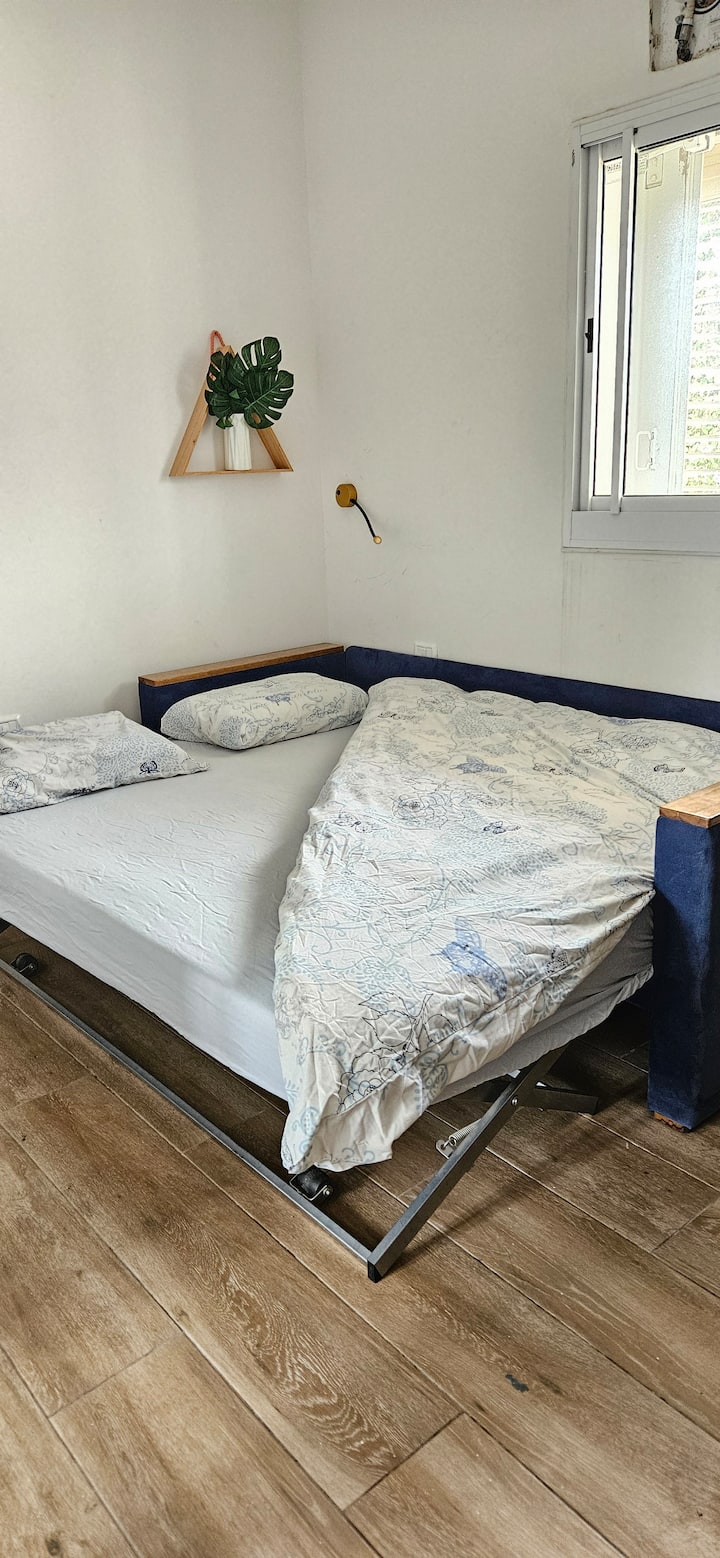 Security room (security room), the bed is a pull-out bed 
This is a sofa bed suitable for a couple
You can add a camping playpen to the room