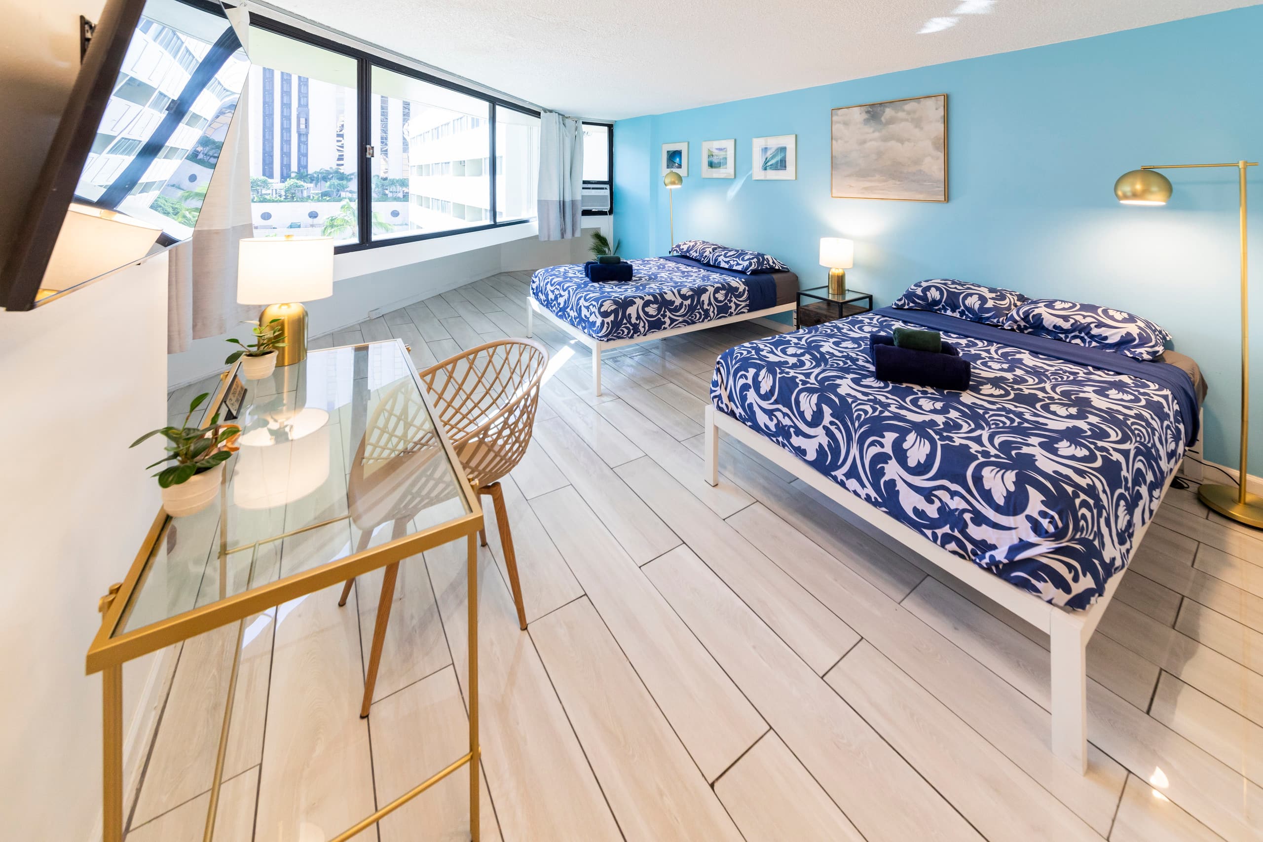 Condo in Honolulu · ★4.3 · 1 bedroom · 2 beds · 1 bath - Image 2