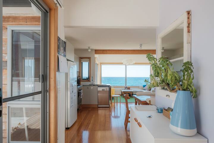 Awesome Beach House Bicheno gallery image 5