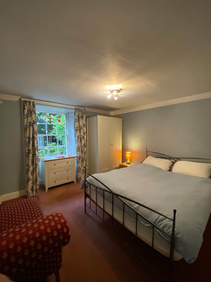 Double Room In New Town 10 Min Walk From Centre - Edinburgh