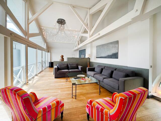 Luxury Loft 450m² A-C/ Pool/ Rooftop/ Parking gallery image 3