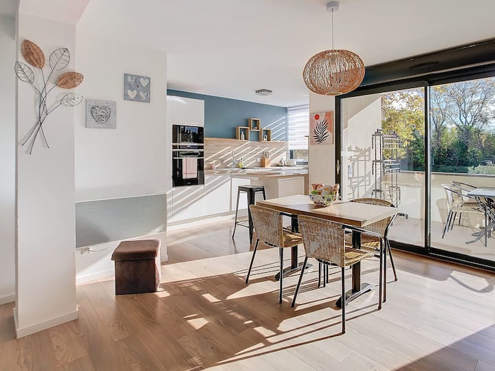 Terrace with Canal du Midi view – Quiet & Comfortable
