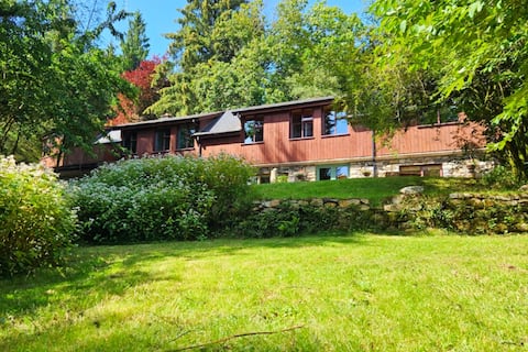 Nature Retreat Lodge for 21 guests