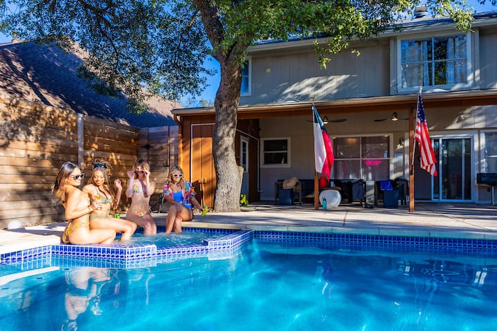 AustinDollhouse-HeatedPool+JacuzziSauna+PoolTable