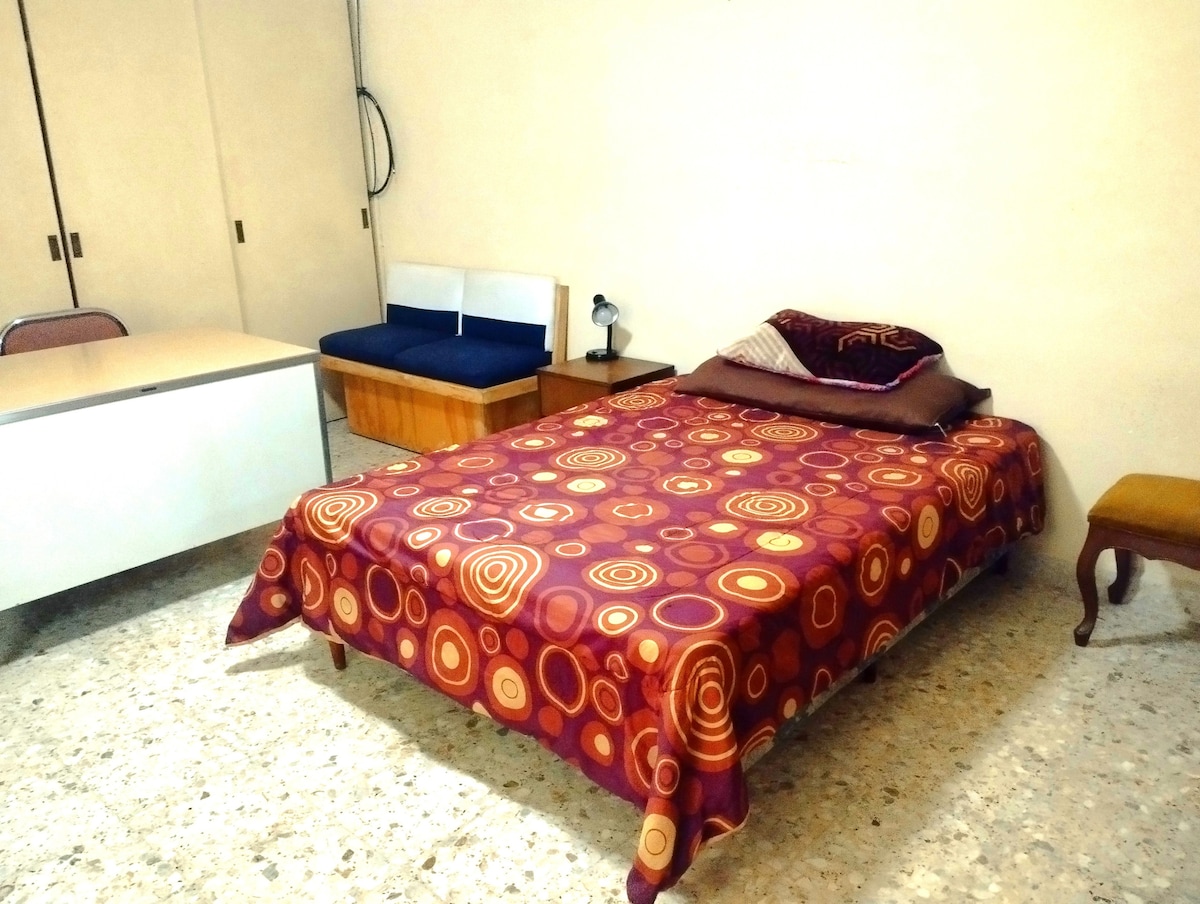 bračni krevet (širine 125-149 cm 