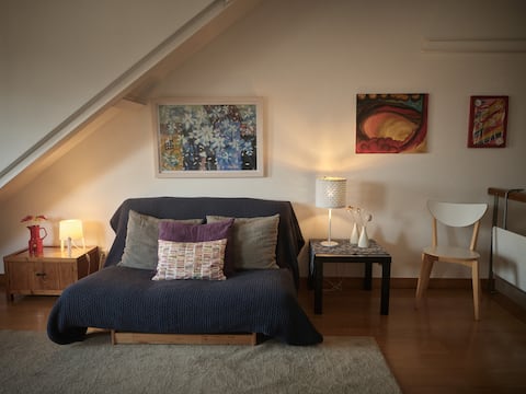 Top performing Airbnb: Studio with River View | Historic Madragoa Neighborhood in Estrela