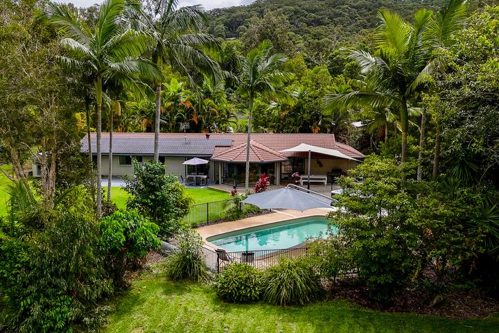 Coolum Beach Country Retreat – Pool and Spa