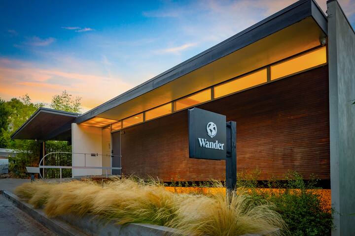 Lew House by Richard Neutra | Hollywood Hills gallery image 4