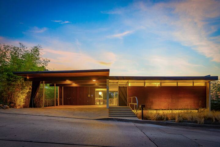 Lew House by Richard Neutra | Hollywood Hills gallery image 3