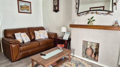 Popular Airbnb listing: House Near Leeds City Centre-free parking in South Bank & Hunslet