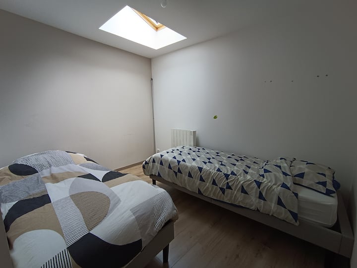 2 ლიტრი 80x200 
Წყვილისთვის მათი შეკრების შესაძლებლობა