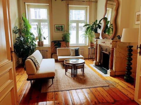 Charming townhouse w. garden in heart of Brussels