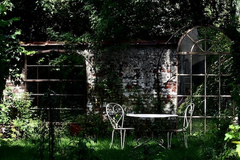 Charming townhouse w. garden in heart of Brussels