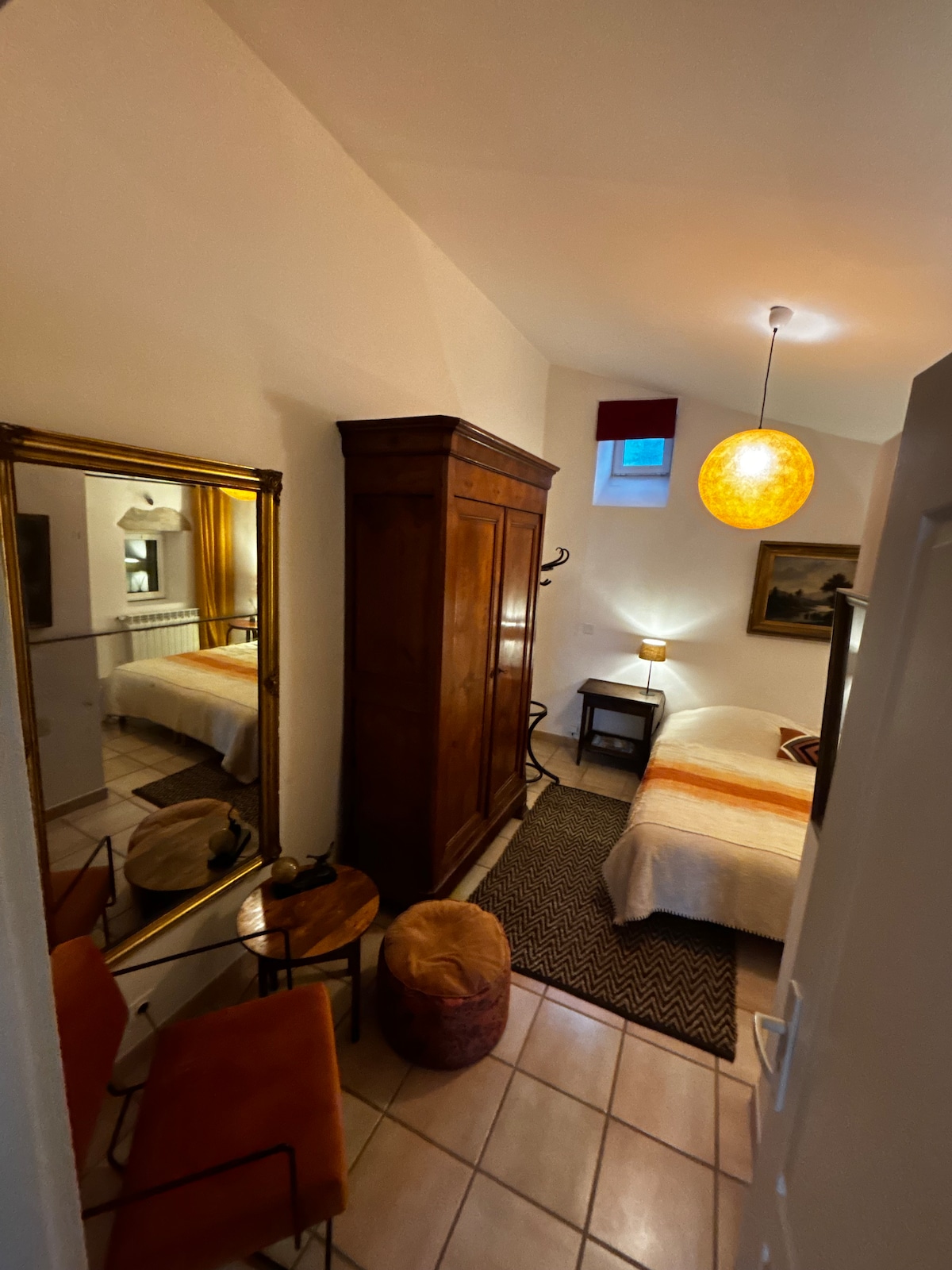 საძინებელი 1