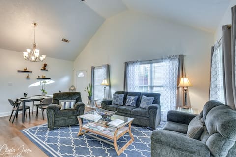Sleeps 6, 1 mile to Downtown