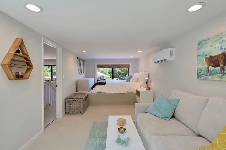 LOFT BEDROOM (6'4" CEILING HEIGHT) 