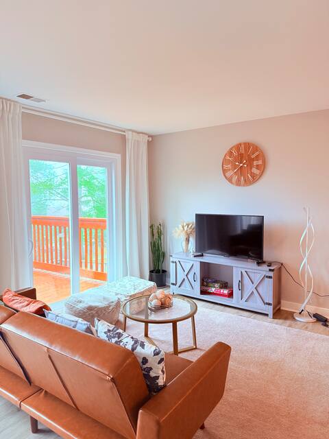 Holiday Townhouse Near DC –Perfect Christmas Stay!