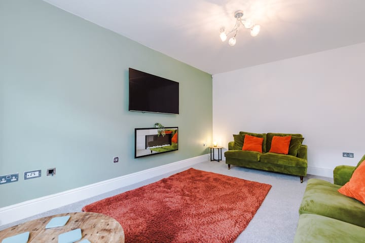 4br Contractors Stay | Sleeps 10 | Parking - Wrexham