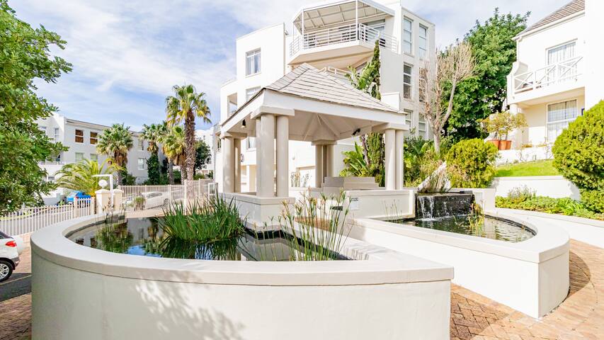 3 bed luxury townhouse with sea & harbour views gallery image 4