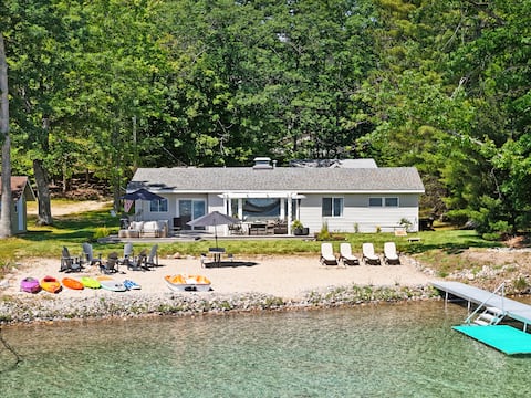 Higgins Lakefront*Guest house*peddle boat*fire pit