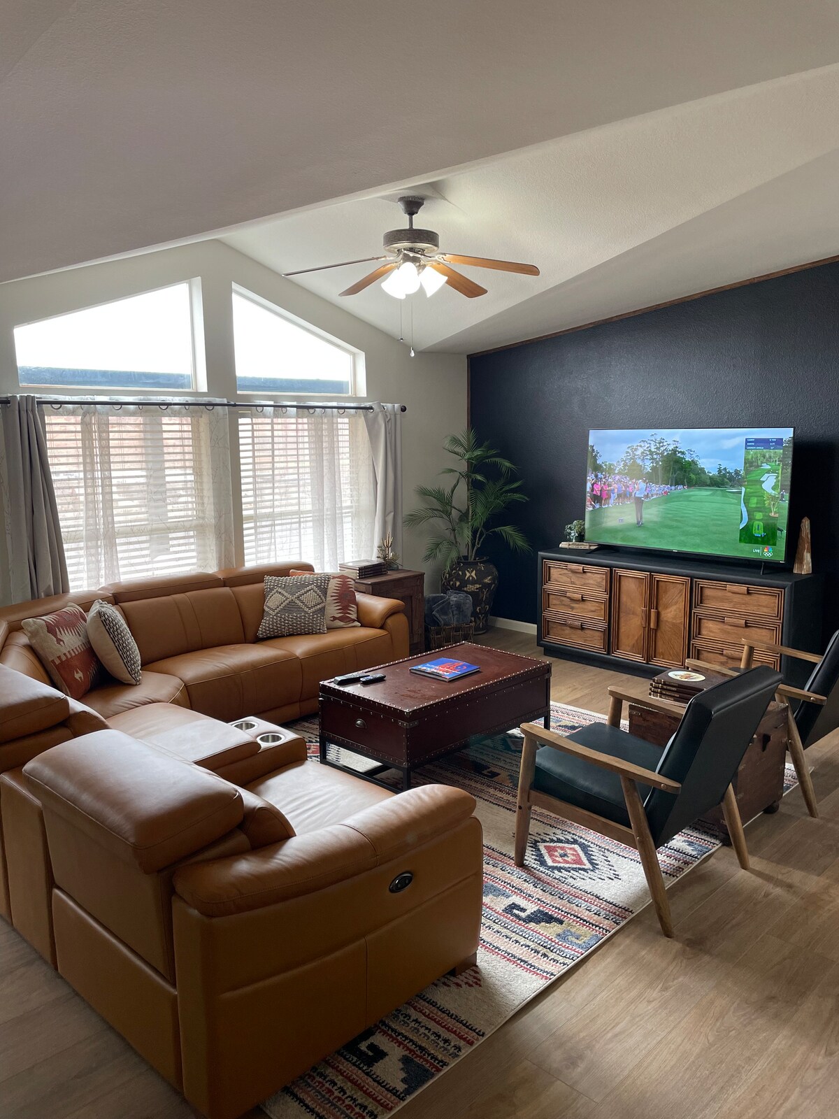 Successful Airbnb property: Stunning Views close to Horseshoe Bend & rimtrail in Page