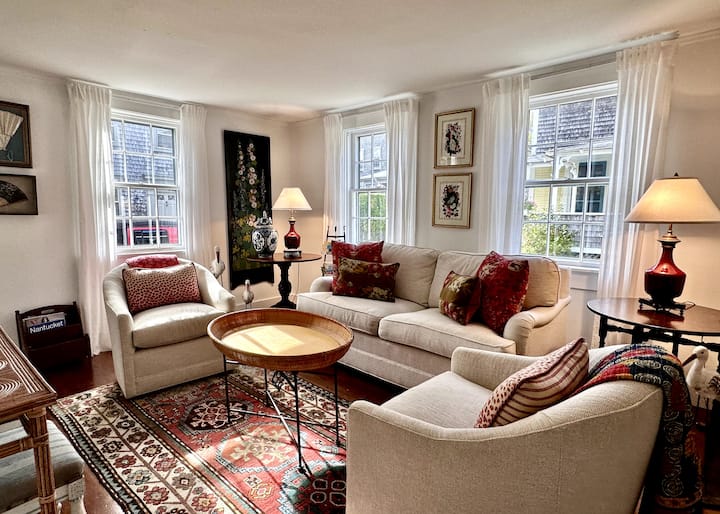 Three Bedrooms 5 - Minute Walk To Town And Water - Nantucket, MA