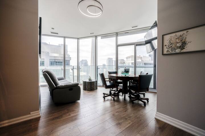 2 Bedroom Oasis In The Heart of Toronto gallery image 5