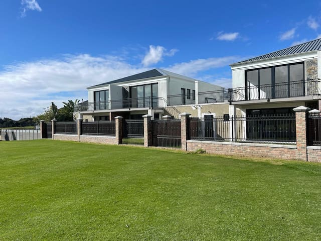 Cape Town 3 bedroom near CBD – Flora