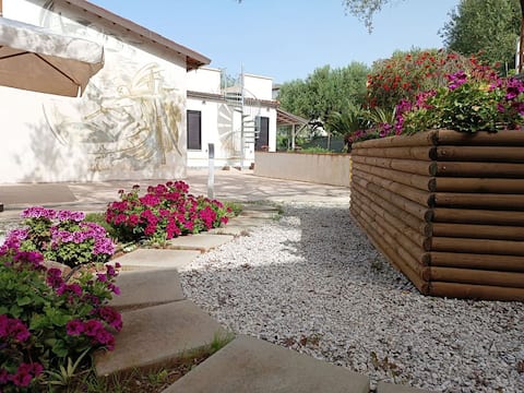 Cottage very close to the sea