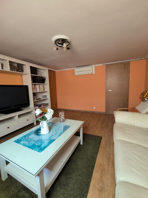 Top performing Airbnb: Centrally located apartment near the beach in Cedeira