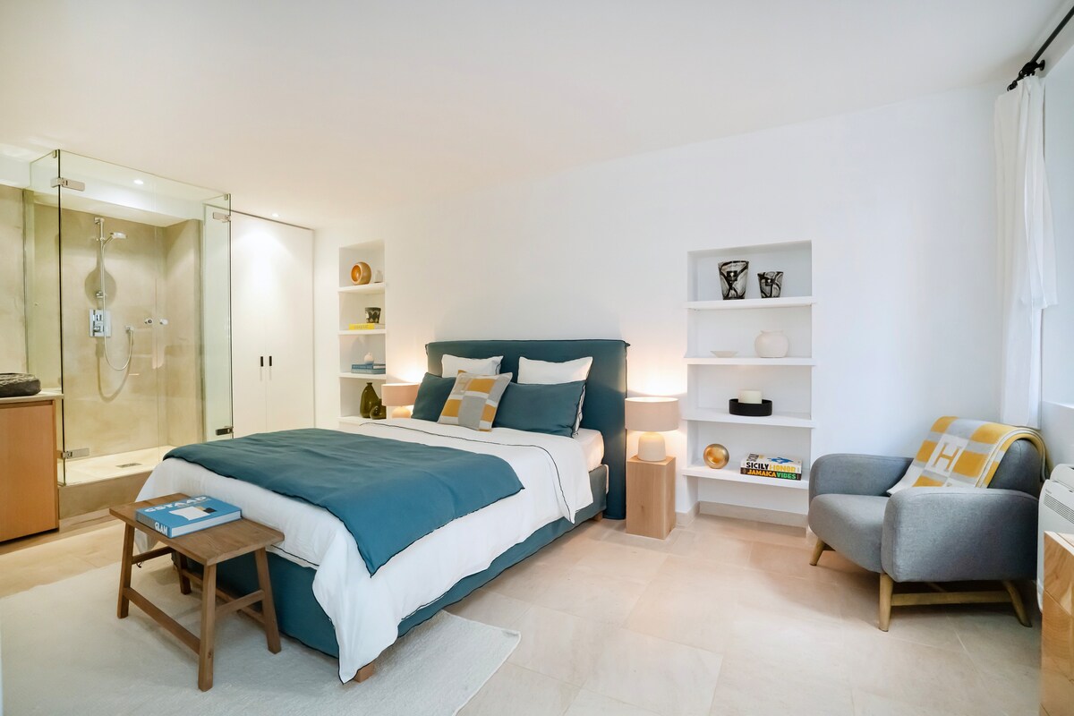 1楼：带淋浴间的1号卧室。