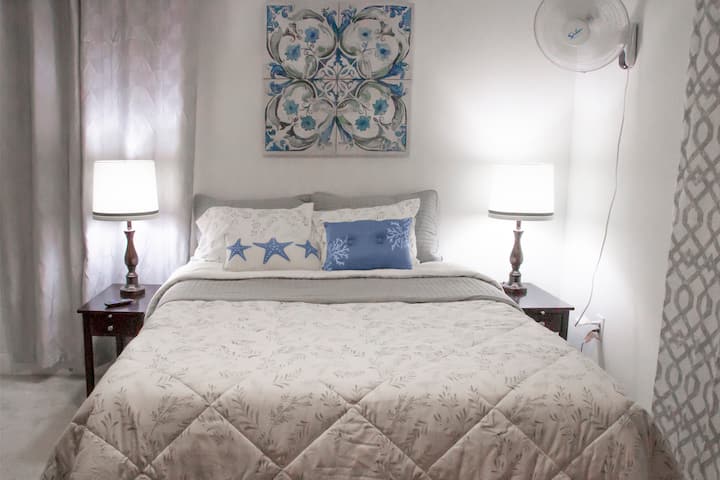 Gulf Breeze Room - Florida Escape | Peaceful Stay - Lehigh Acres, FL