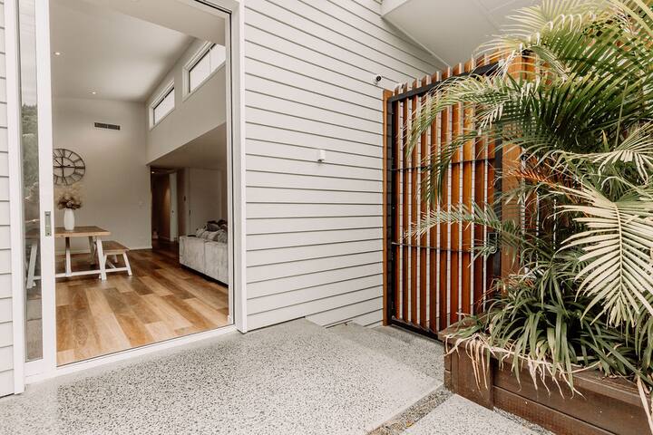 Luxe Beach House, Resort Style with heated pool gallery image 4