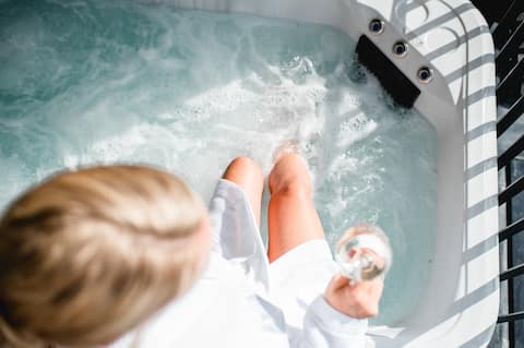 Stock & Stein Lodge with private hot tub