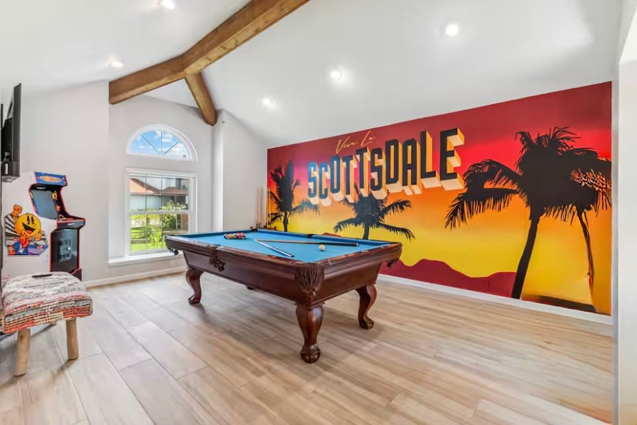 5BR Heated Pool, Mini Golf, Hot Tub, Game Room!
