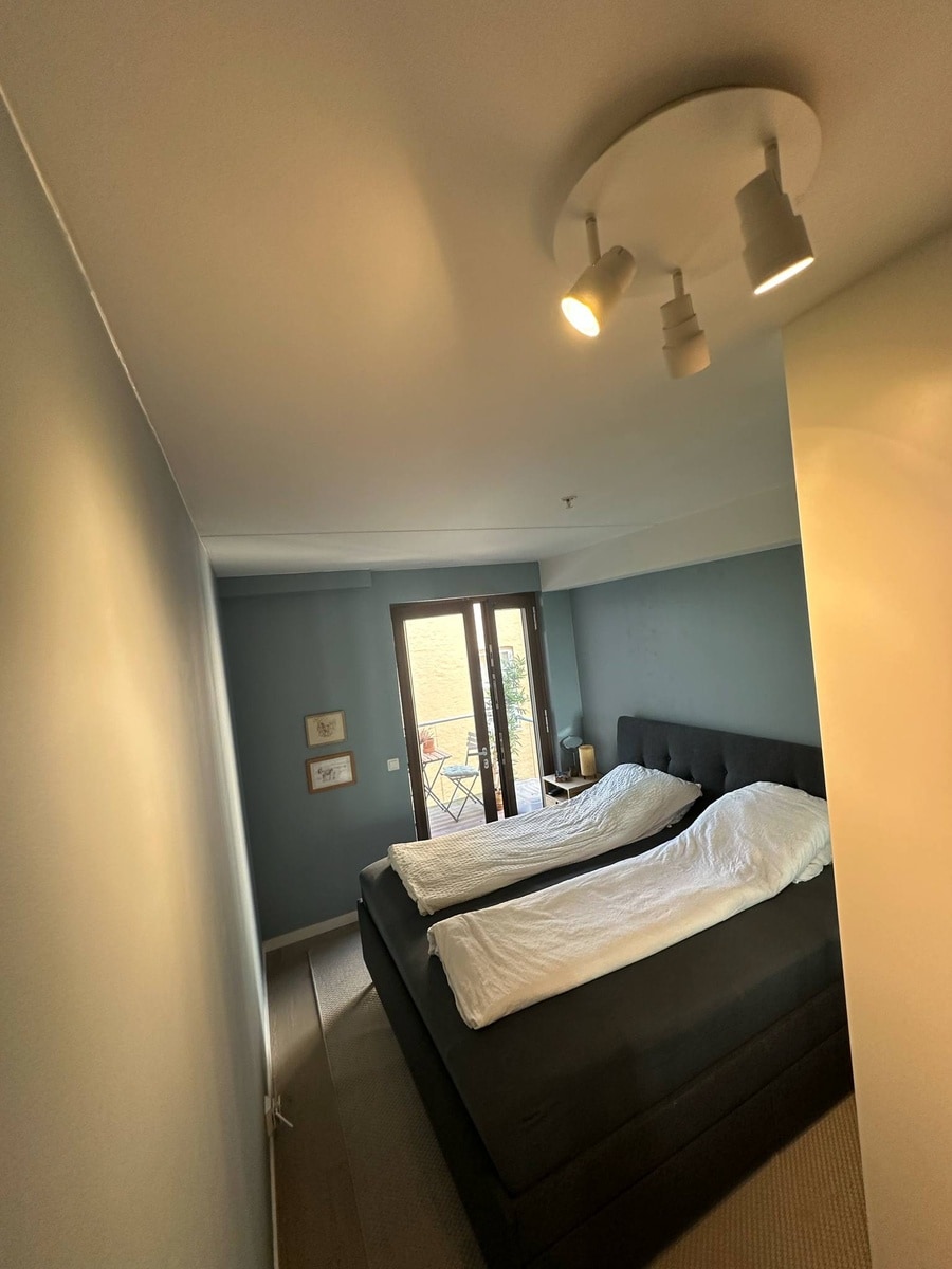 عرض السرير: 180 سم